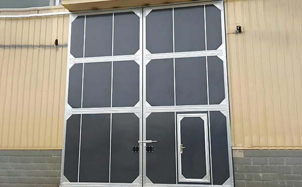 厂房彭阳工业门选择与维护全解析：提升效率与安全的关键要素