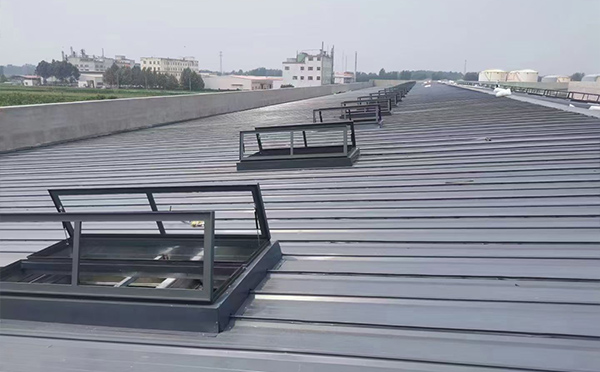 某中学室内体育馆彭阳排烟窗改造项目