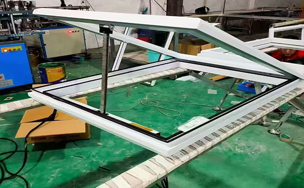 某地下车库出入口彭阳排烟窗配置工程 某地下车库出入口彭阳排烟窗配置工程