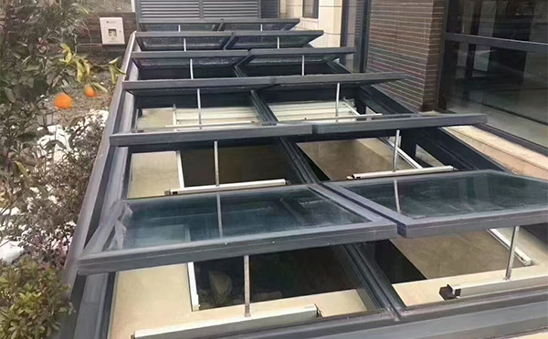 某轨道交通车辆维修车间彭阳排烟窗应用