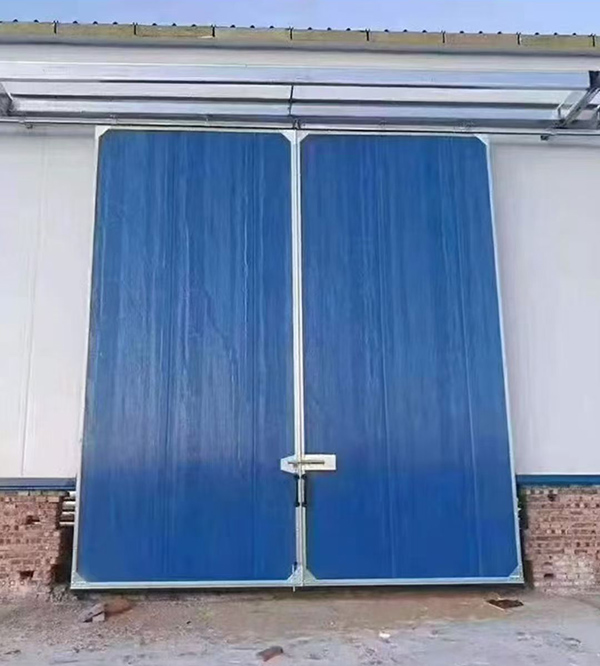 彭阳工业门在大型仓储物流通道中的应用实例