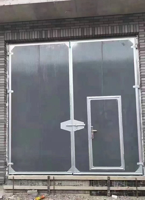 彭阳工业平开门在大型设备制造车间的应用实例