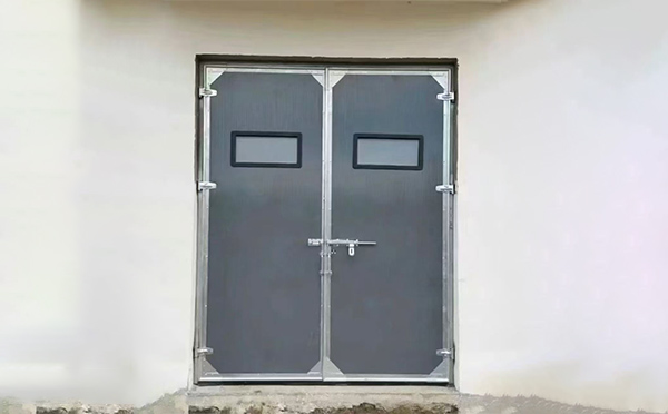 彭阳工业门在高温作业区域的运行表现